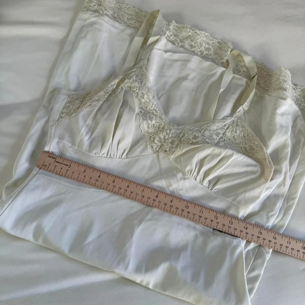 cream lace slip dress  90s lady love cream lace‎ slip dress size 36